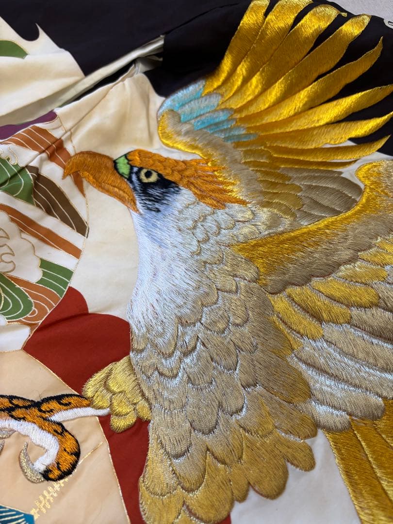 鷹刺繍の伝統的和装