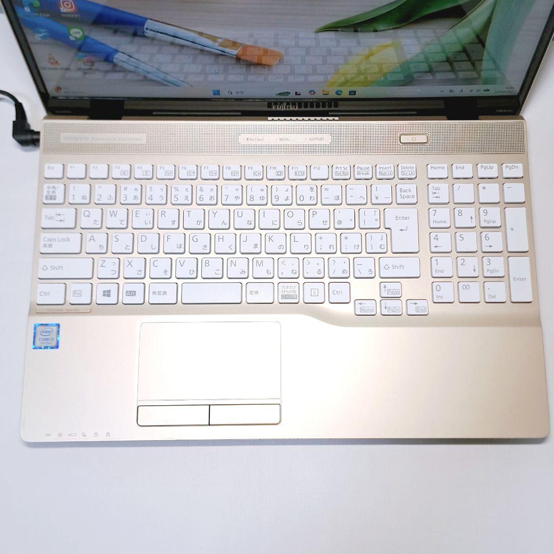I95 富士通ノートパソコン 第7世代i3/SSD Windows11 ゴールド