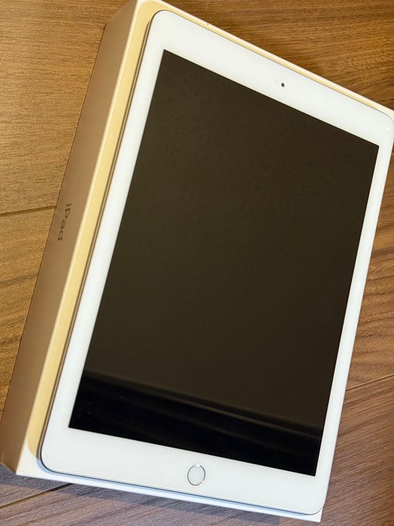 Apple iPad 6世代 Wi-Fi 128GB シルバー