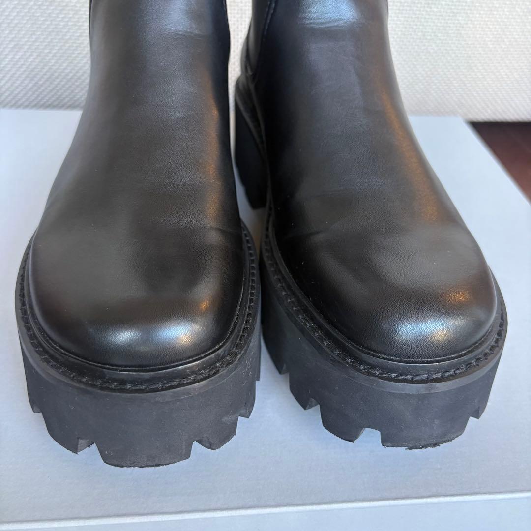 美品　CHARLES & KEITH サイドジップ アンクルブーツ