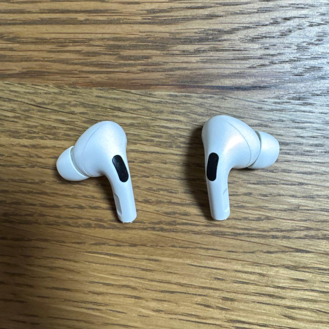 【正規品】AirPods Pro 第1世代ワイヤレス充電　ライトニング端子モデル