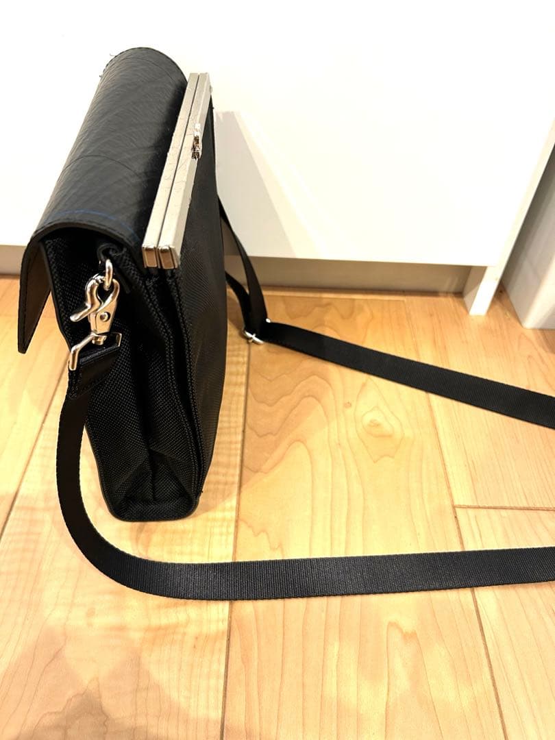 EJ SEAL ブラック/ブルー ショルダーバッグ