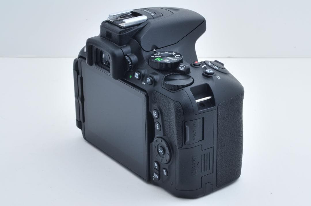 ■新品級■ ニコン Nikon D5500 ≪シャッター660回≫