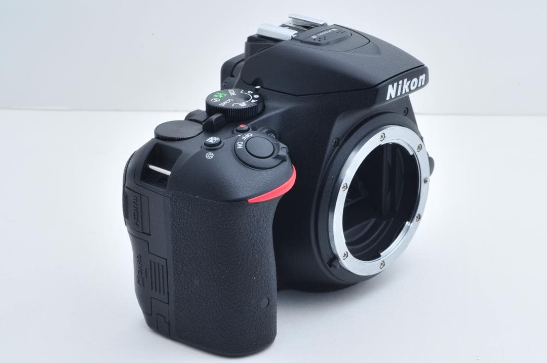 ■新品級■ ニコン Nikon D5500 ≪シャッター660回≫