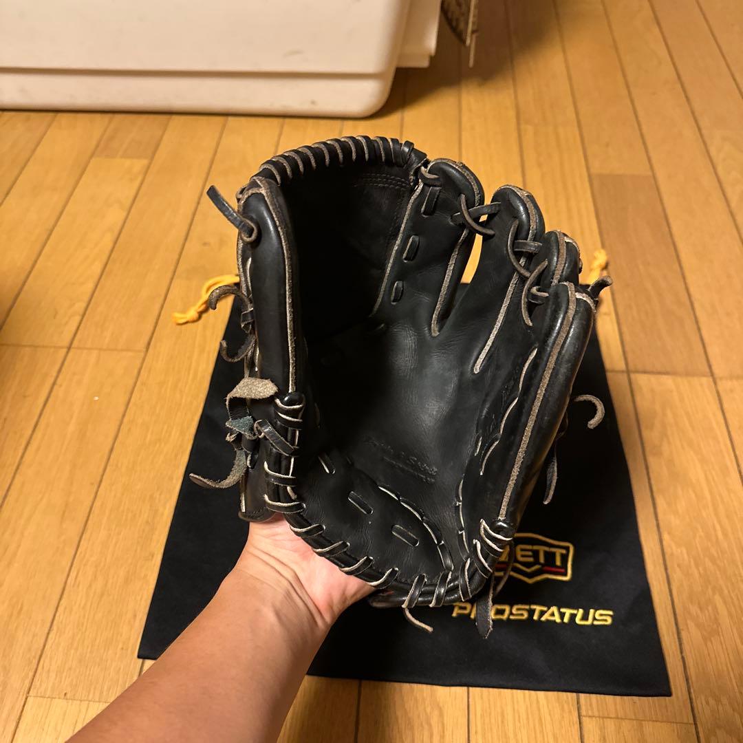 ZETT 硬式グローブ 右投げ用 黒　袋付き