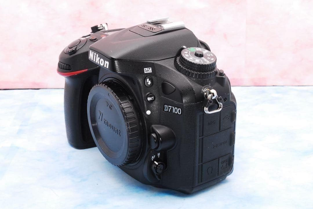 ニコン D7100★ハイアマチュア★一眼レフカメラ★超望遠レンズ付Wレンズ