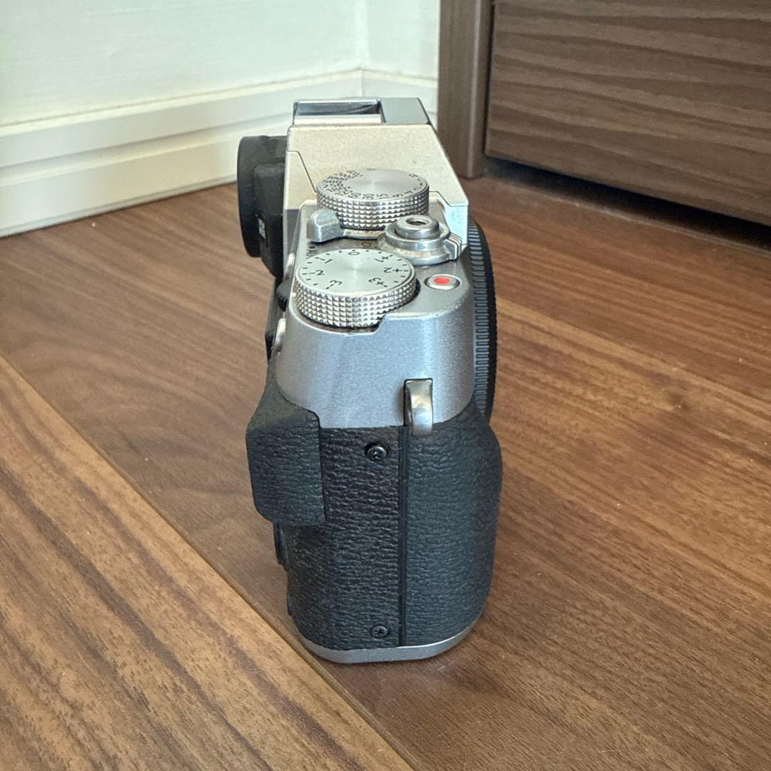 （美品）FUJIFILM X-T10 シルバー ミラーレス一眼