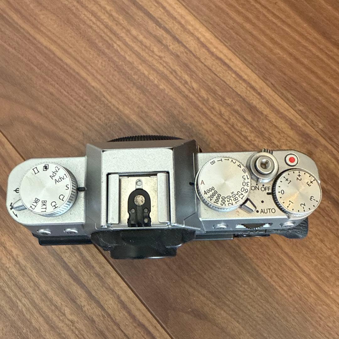 （美品）FUJIFILM X-T10 シルバー ミラーレス一眼