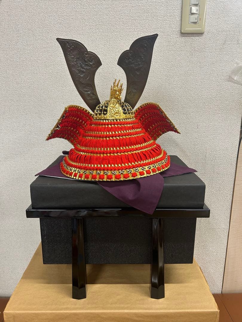 15号盛り上げ彫金兜ゴールド