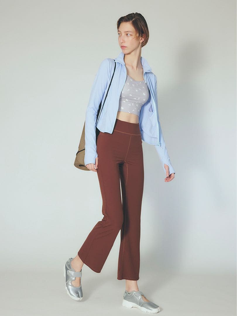 エミヨガ新品紙タグ付き⭐️サステナレッチUnity フットネスジャケットヨガウエア