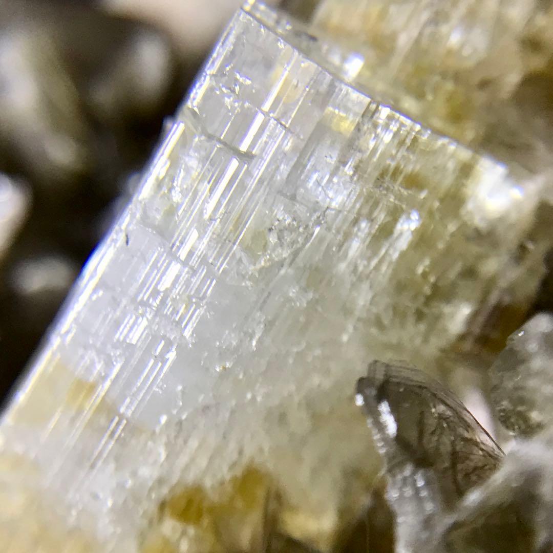 アクアマリン 原石 550ct 鉱物標本 天然石 パキスタン 一点もの レア