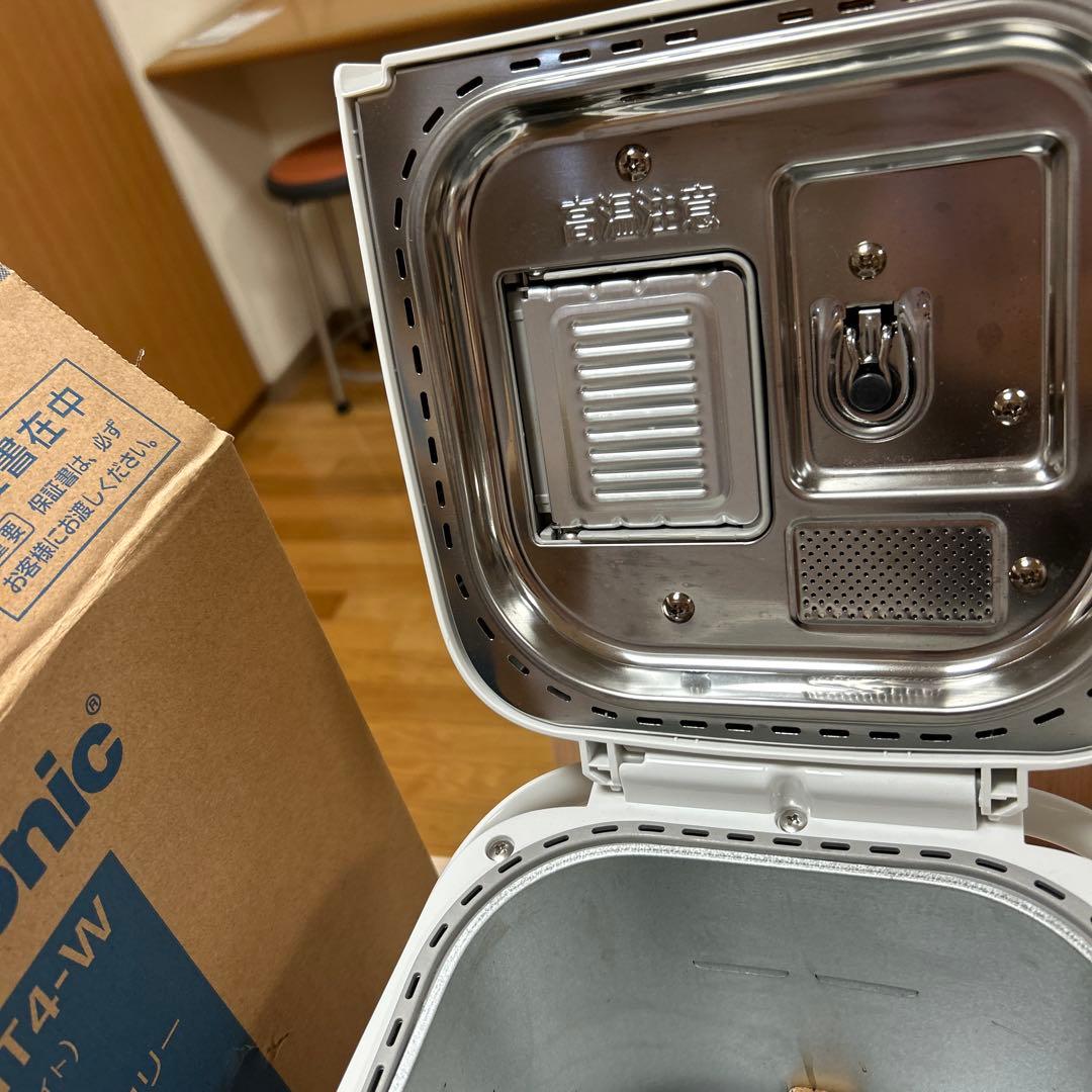 2025 年製ホームベーカリー　パナソニック　SD-MT4