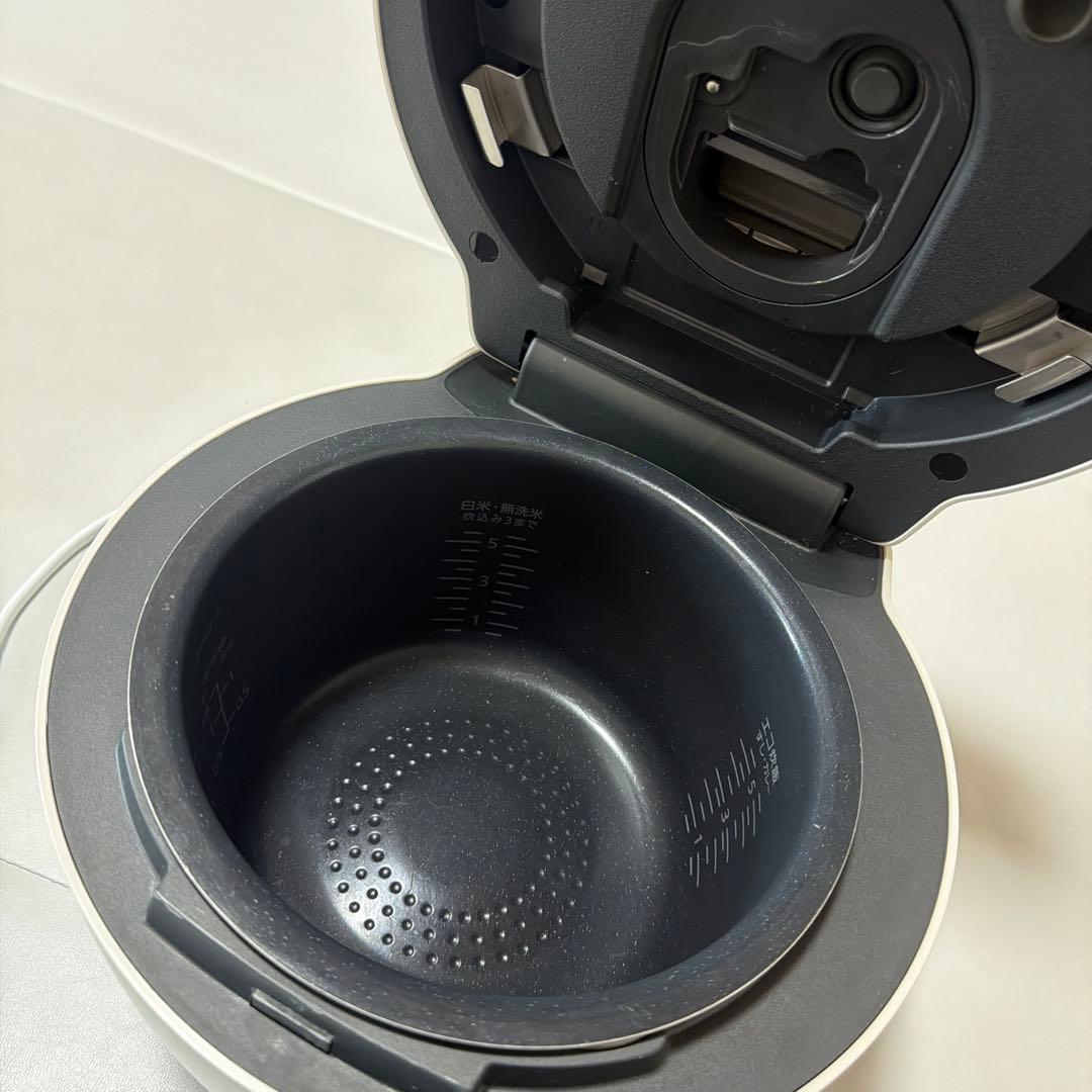 【ジャンク品】2023年製 ビストロ 可変圧力IH炊飯器 SR-V10BA