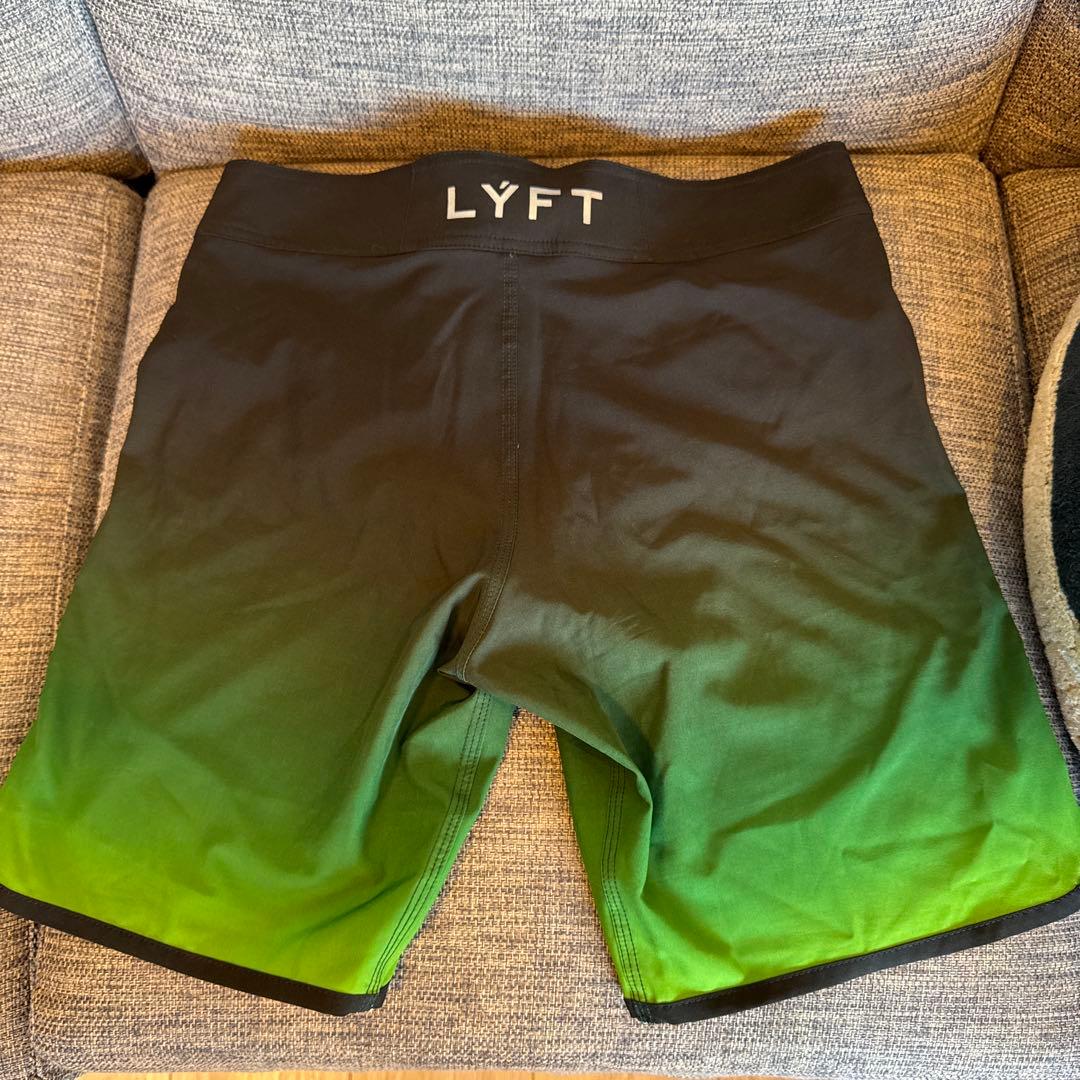 【値下げしました！】LYFT 水着 Sサイズ ブラック・グリーン