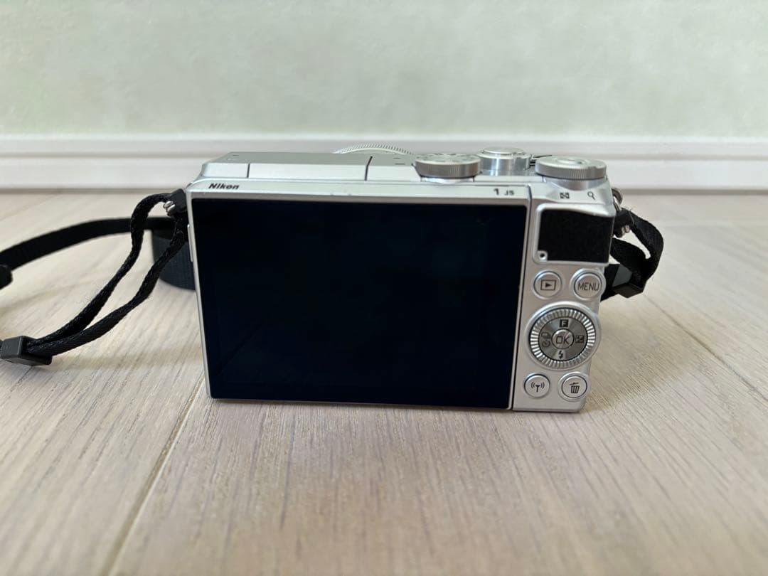 【匿名発送】Nikon 1j5 ダブルズームレンズキット