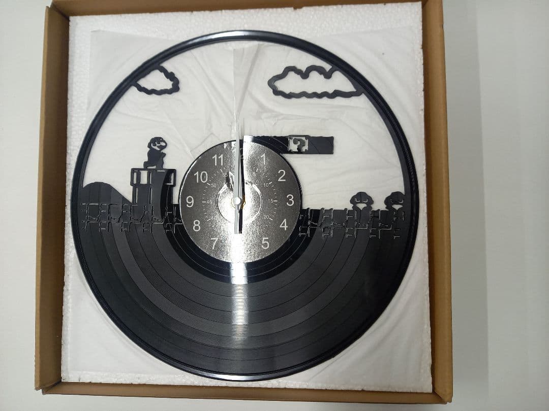 【秀逸の一品シリーズ③】極希 新品 スーパーマリオ デザイン レコード切出 時計