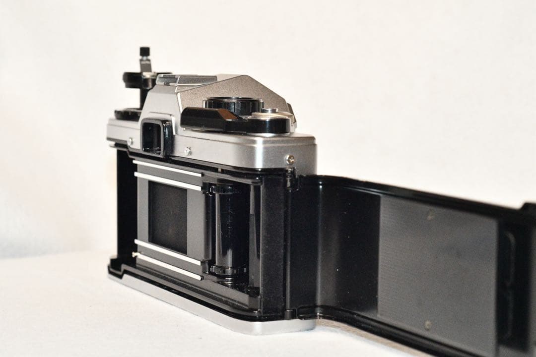 《動作品》OLYMPUS OM10+ZOOMレンズ a414