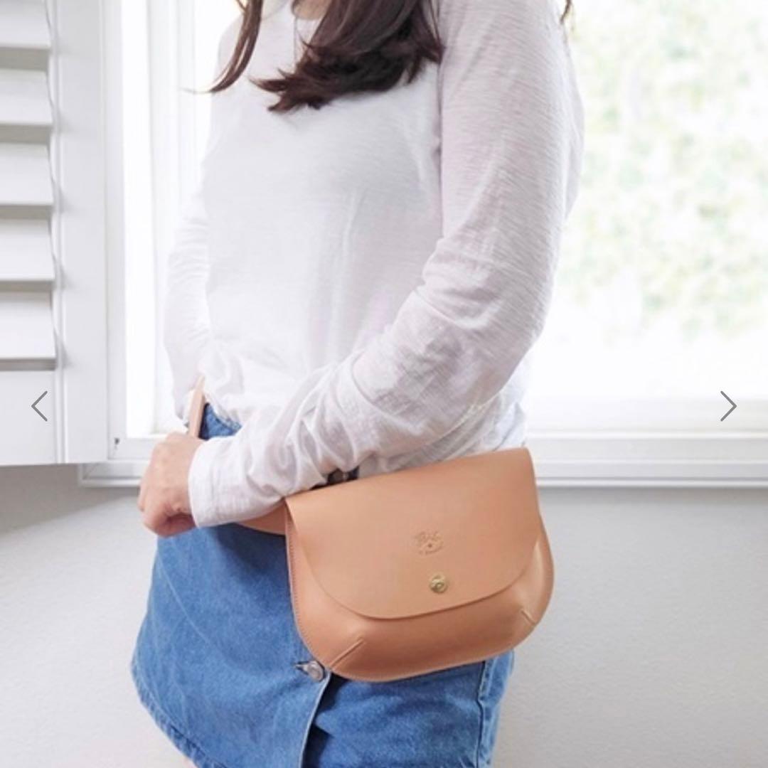 IL BISONTE カウハイド レザー ボディバック　ウエストバッグ　ブルー