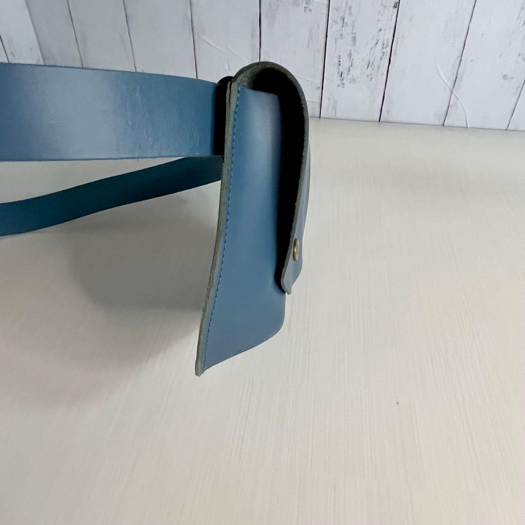 IL BISONTE カウハイド レザー ボディバック　ウエストバッグ　ブルー