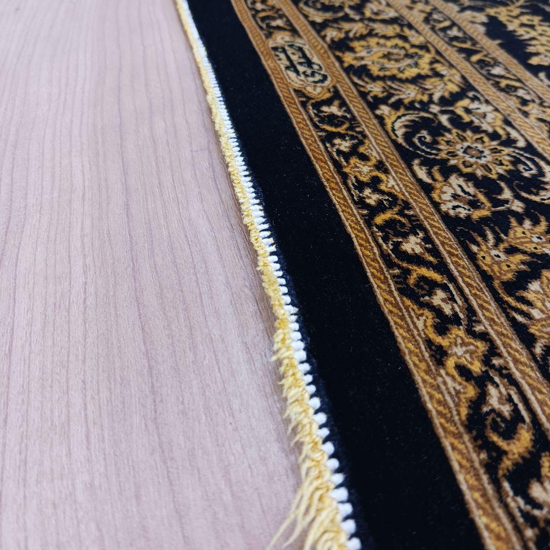 Y2702 ペルシャ絨毯 クム産 ラザヴィ工房 シルク100% 手織り　ma