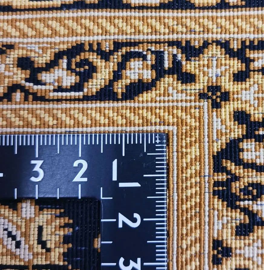 Y2702 ペルシャ絨毯 クム産 ラザヴィ工房 シルク100% 手織り　ma