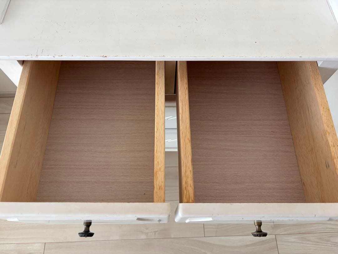 ヴィンテージホワイト木製チェスト