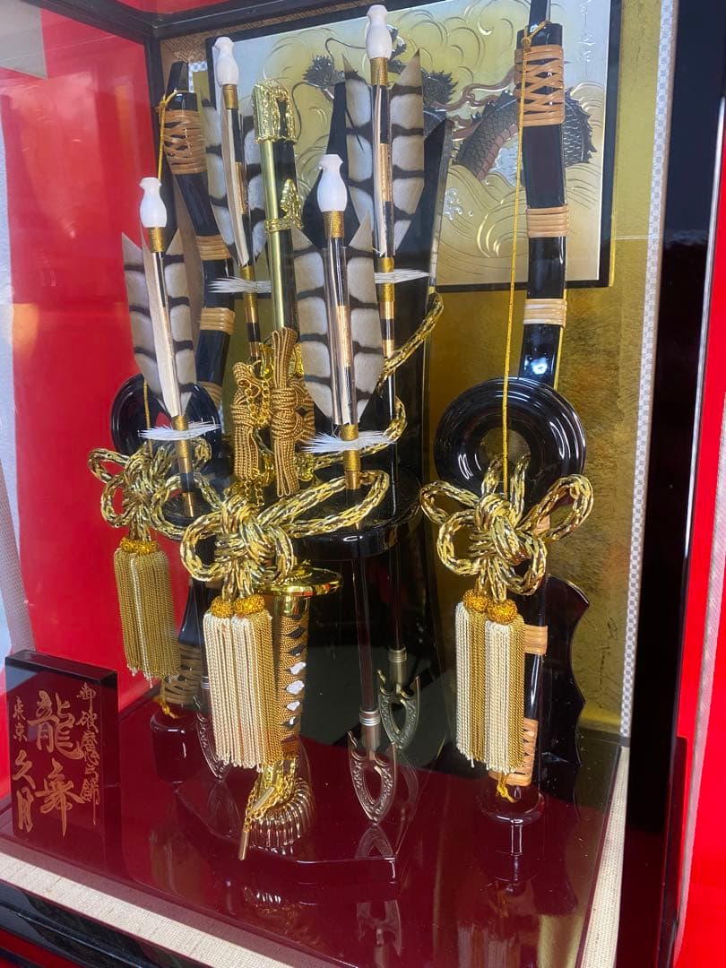 東京久月　家紋付破魔弓ガラスケース１５号・間口約３7×奥行約２８×高さ約５７㎝