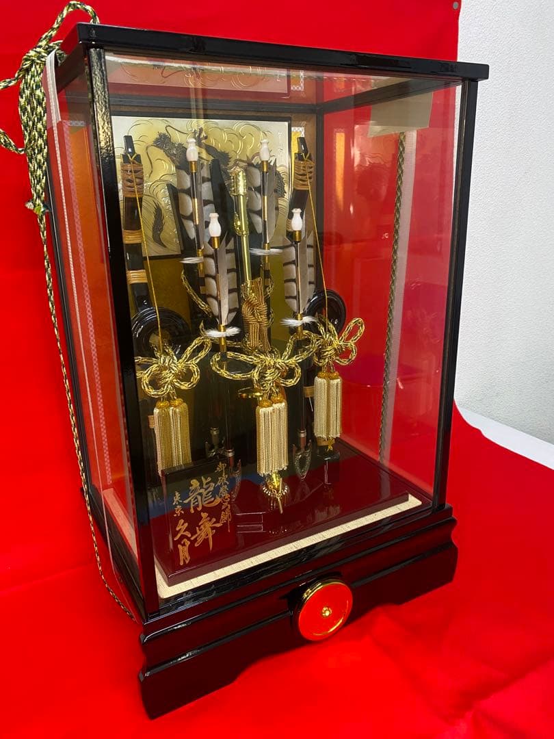 東京久月　家紋付破魔弓ガラスケース１５号・間口約３7×奥行約２８×高さ約５７㎝