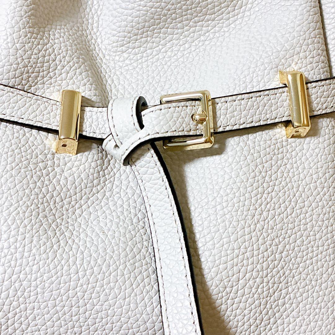 未使用級✨フルラ　アウラ　ショルダーバッグ　ワンショルダー　現行　レザー