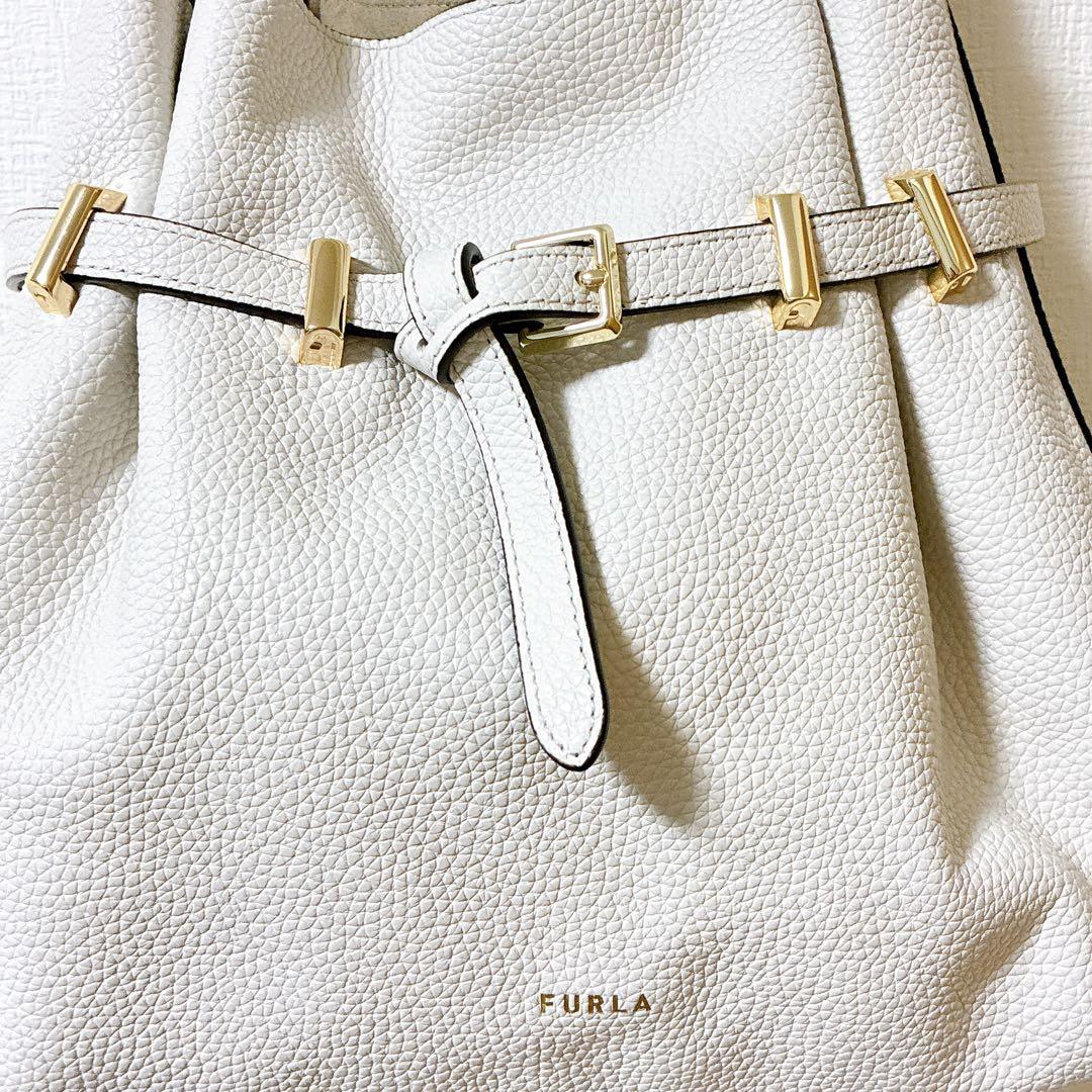 未使用級✨フルラ　アウラ　ショルダーバッグ　ワンショルダー　現行　レザー