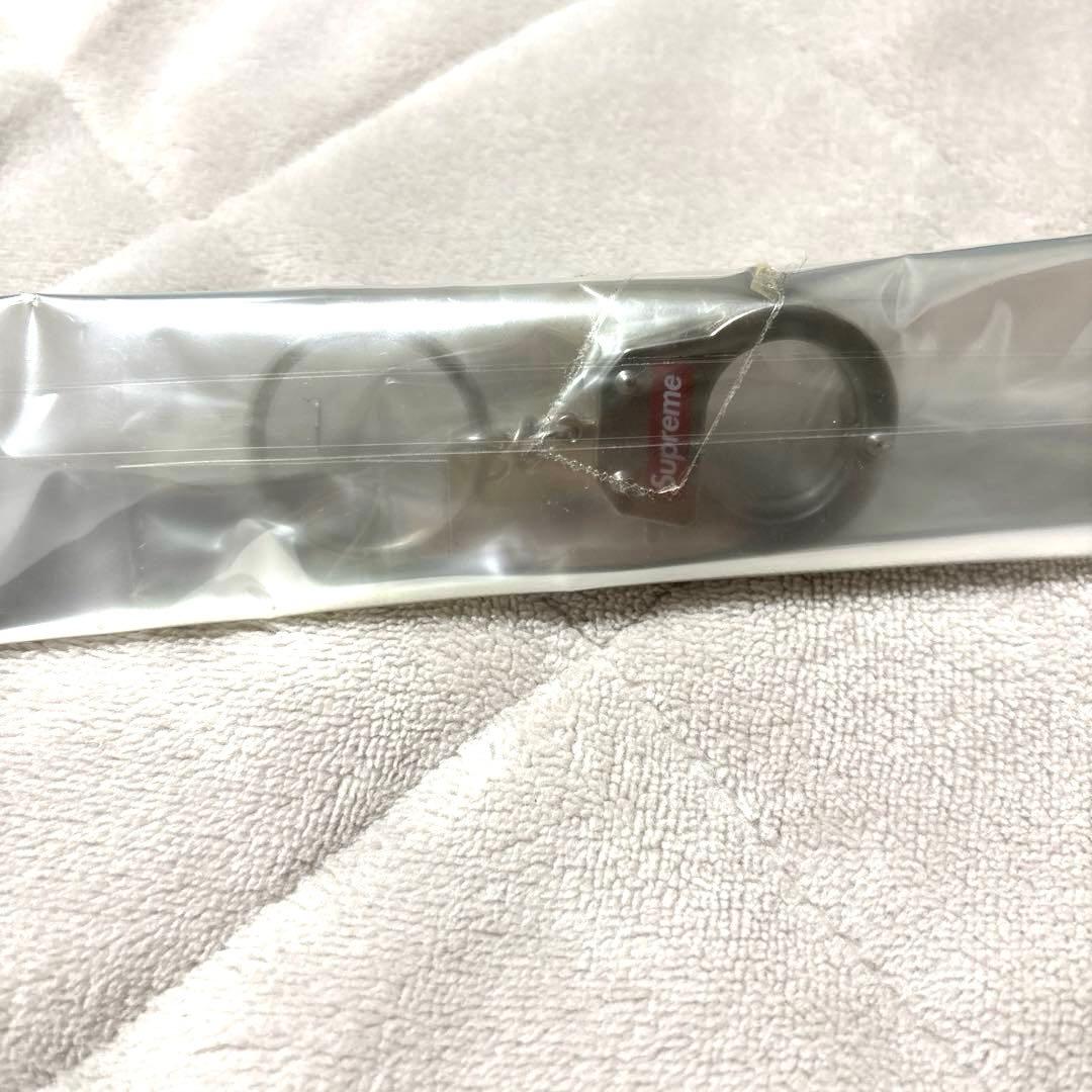 新品未使用半タグ付Supreme Handcuffs キーホルダー&ステッカー