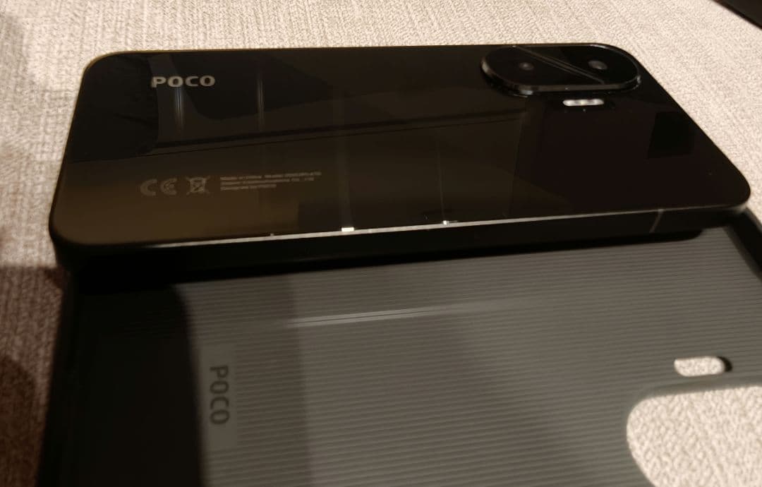 ​【美品】POCO F7 12GB/256GB ブラック 国内版 SIMフリー