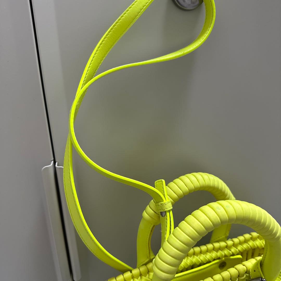 バレンシアガ　ビストロ　イエロー