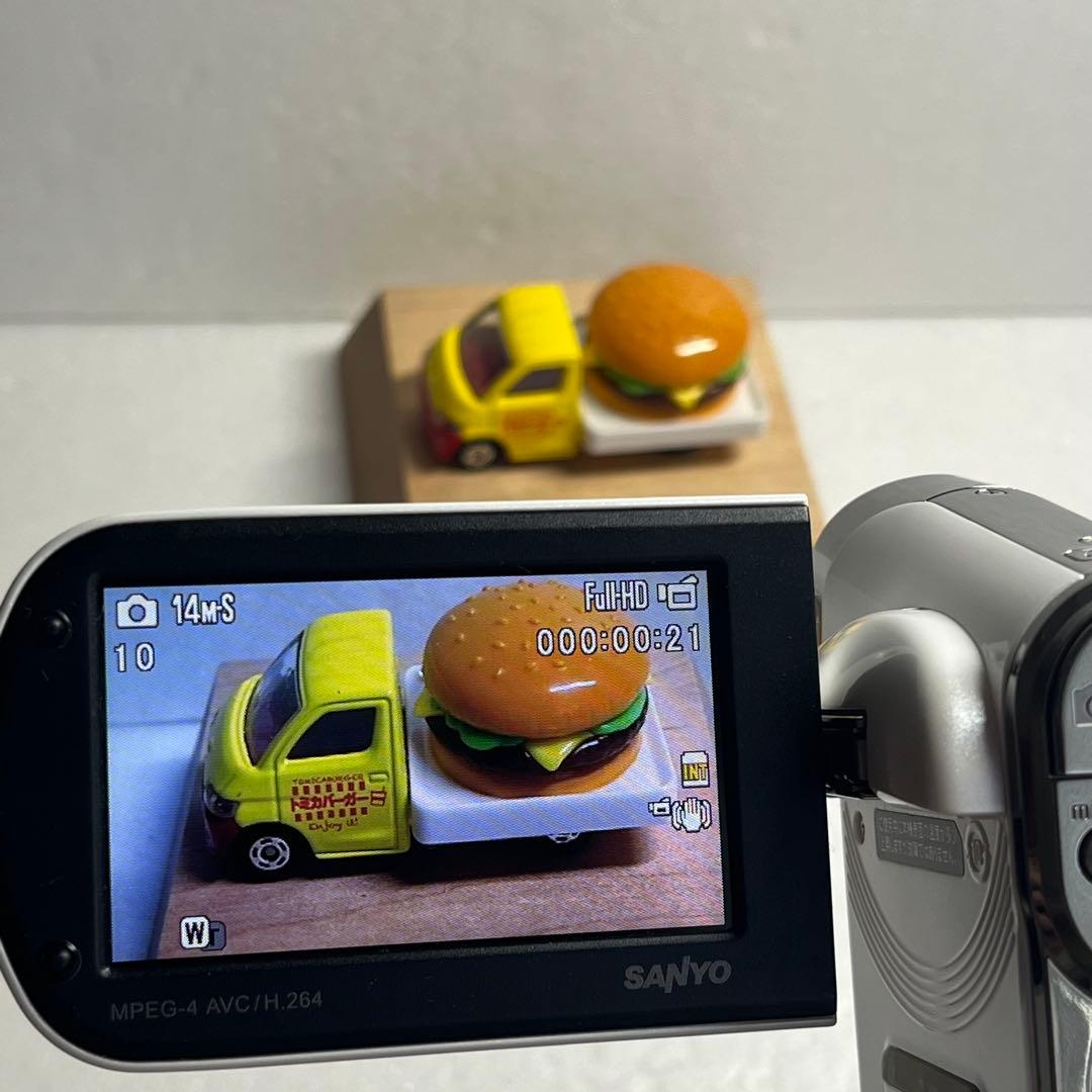 ☆極美品☆SANYOデジタルムービーカメラXacti DMX-CG100ホワイト