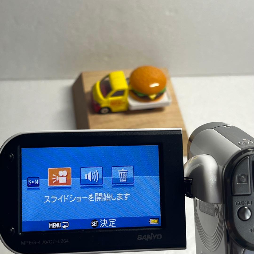 ☆極美品☆SANYOデジタルムービーカメラXacti DMX-CG100ホワイト