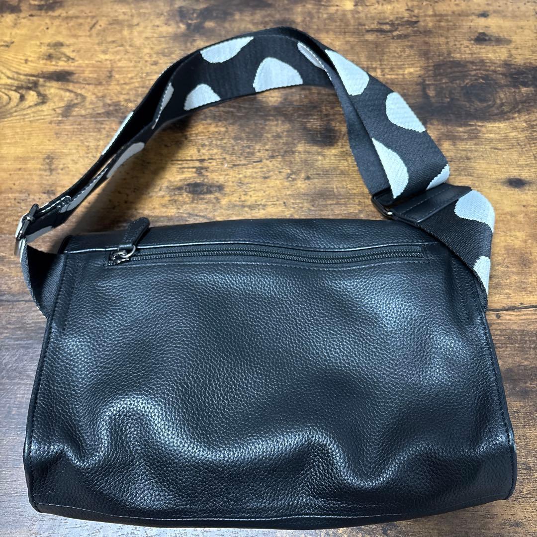 《早いもの勝ち！》ear PAPILLONNER 柄ワイドテープショルダーバッグ