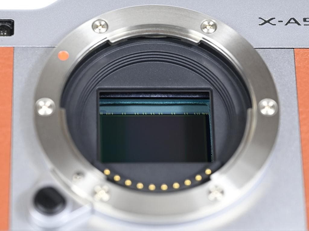 【超美品】 フジフイルム　FUJIFILM X-A5 レンズキット