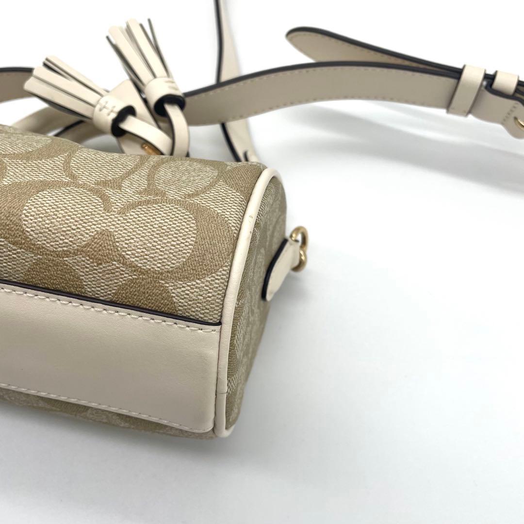 【未使用級】コーチ　2way バッグ　シグネチャー　PVC ホワイト　CK689