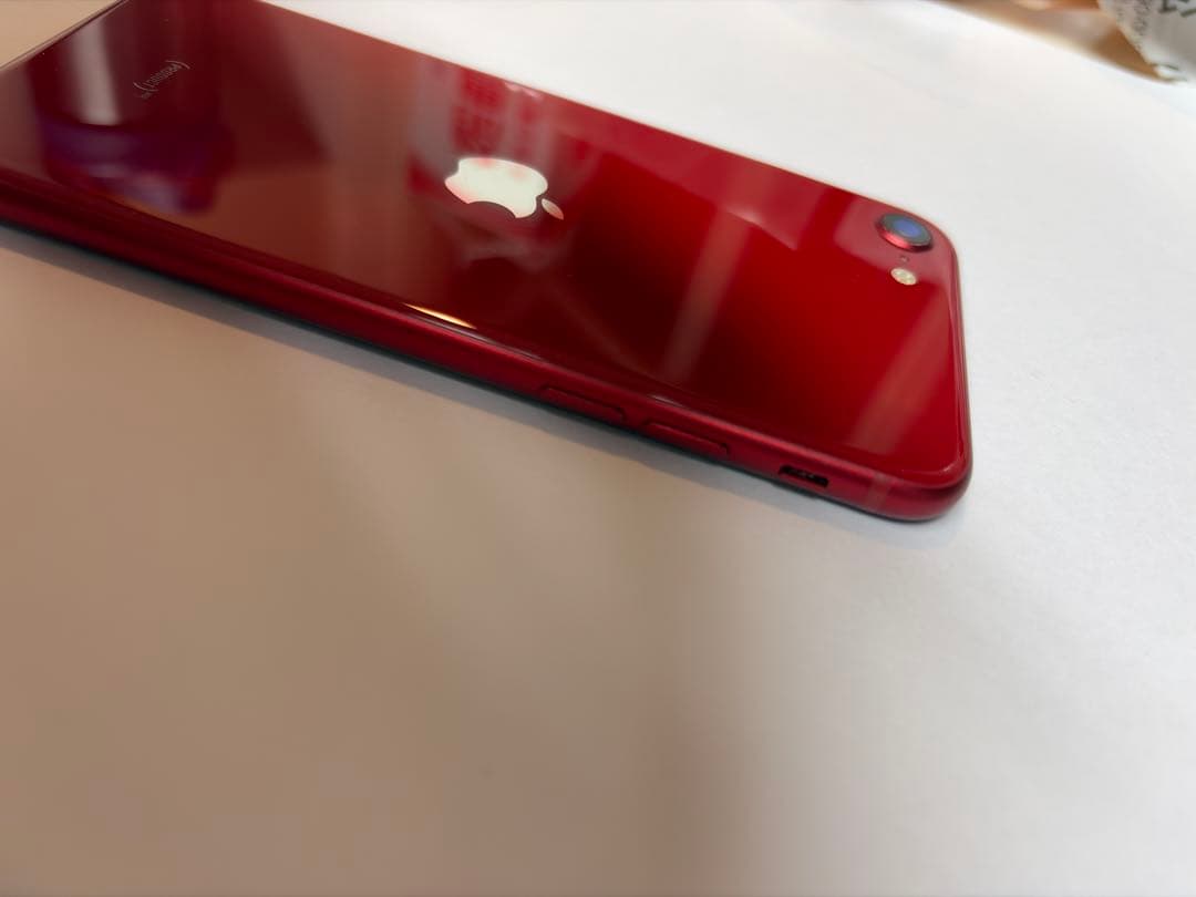 Apple iPhone SE (第3世代) 赤　RED