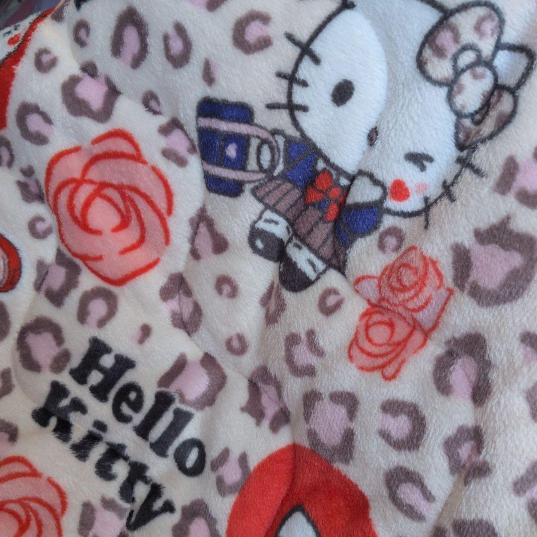 キティちゃん　ハローキティ　敷きパッド　あったか掛け布団カバー　毛布　寝具