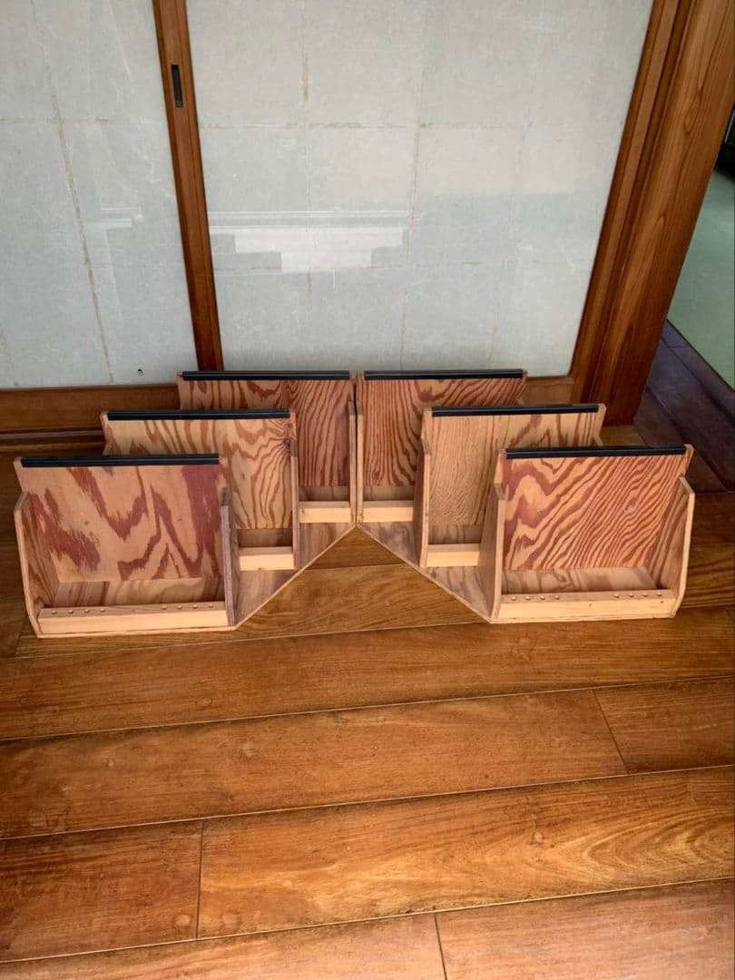 スノーボードディスプレイスタンドラック　３本用カラーウィールナット