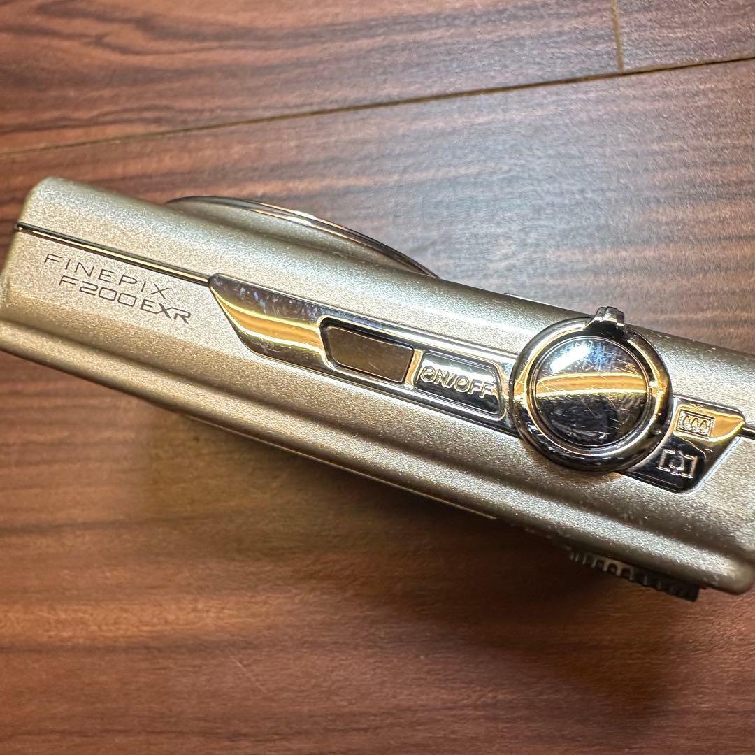 FUJIFILM FinePix F200 EXR デジカメ ほぼ新品 5335