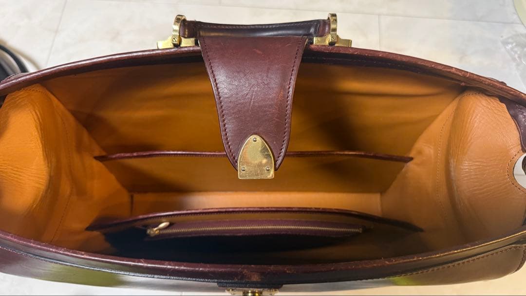 点検整備済み！　万双 三つマチダレスバッグ ブライドルレザー 限定色　ボルドー