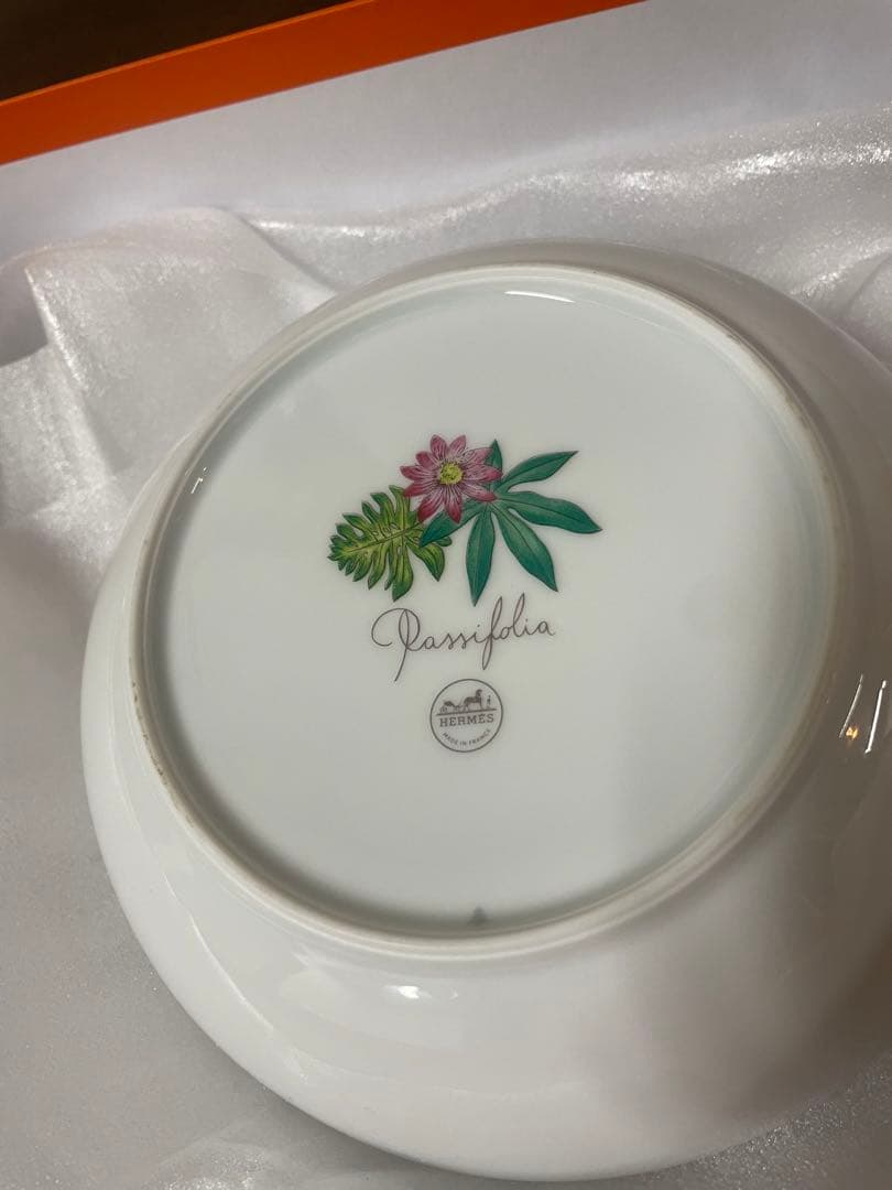 【新品・未使用】Hermès お皿 葉のデザイン