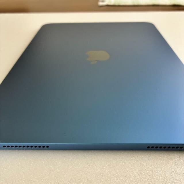 美品　iPad (10世代）Wi-Fi 64GB ブルー フル充電100%