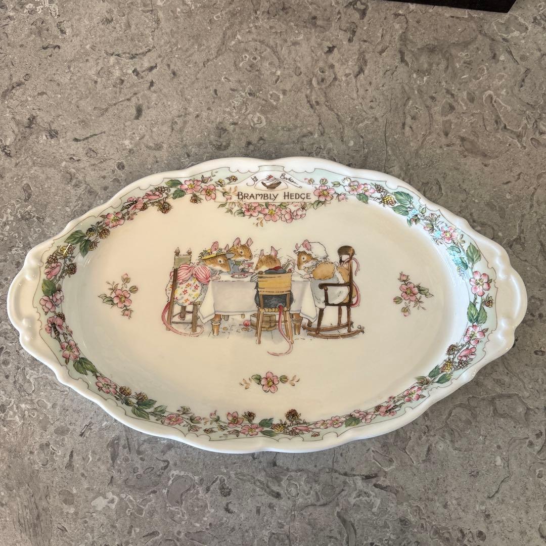 ロイヤルドルトン ブランブリーヘッジ カップやプレートなど5点セット　1983