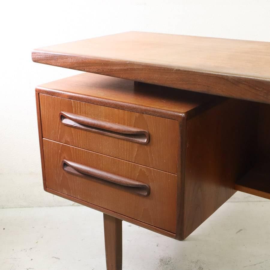 イギリス G-PLAN ビンテージ ニューフレスコ デスク チーク材