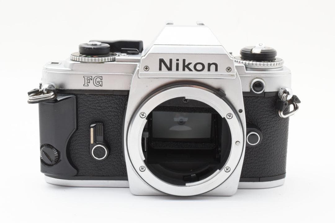美品 NIKON FG シルバー　フィルムカメラ　モルト新品交換済 B822