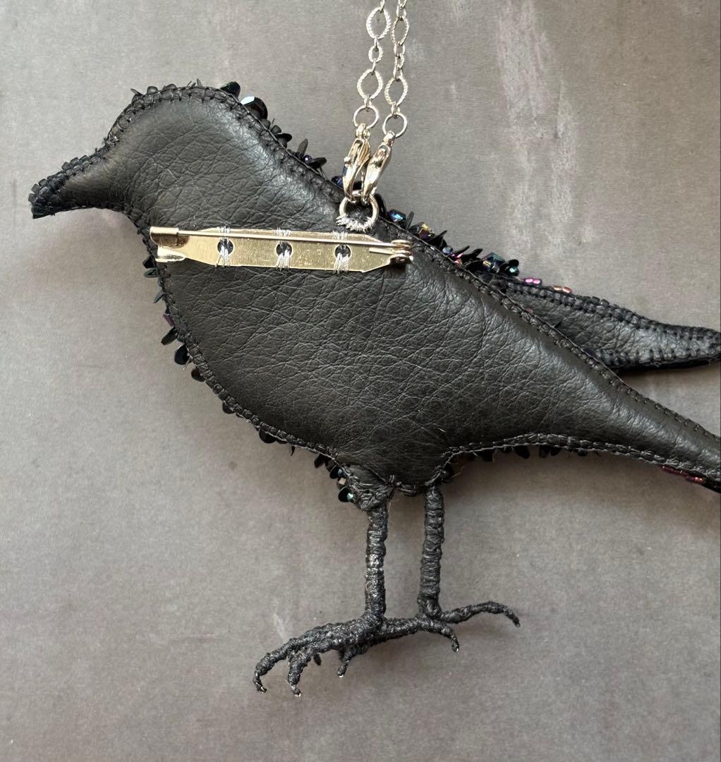 【ハシブトガラス】ビーズ刺繍ブローチバッグチャーム