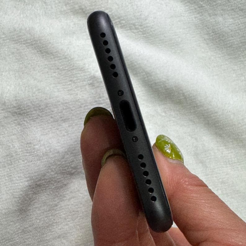 Elégance様 【美品】　Apple iPhone 8 バッテリー100％